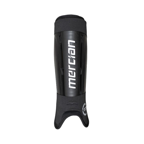 Mercian SGEV26BLK black hockey shin guards front view featuring integrated ankle sleeve, durable hard-shell shin protection and bold Mercian branding for secure all-game performance.